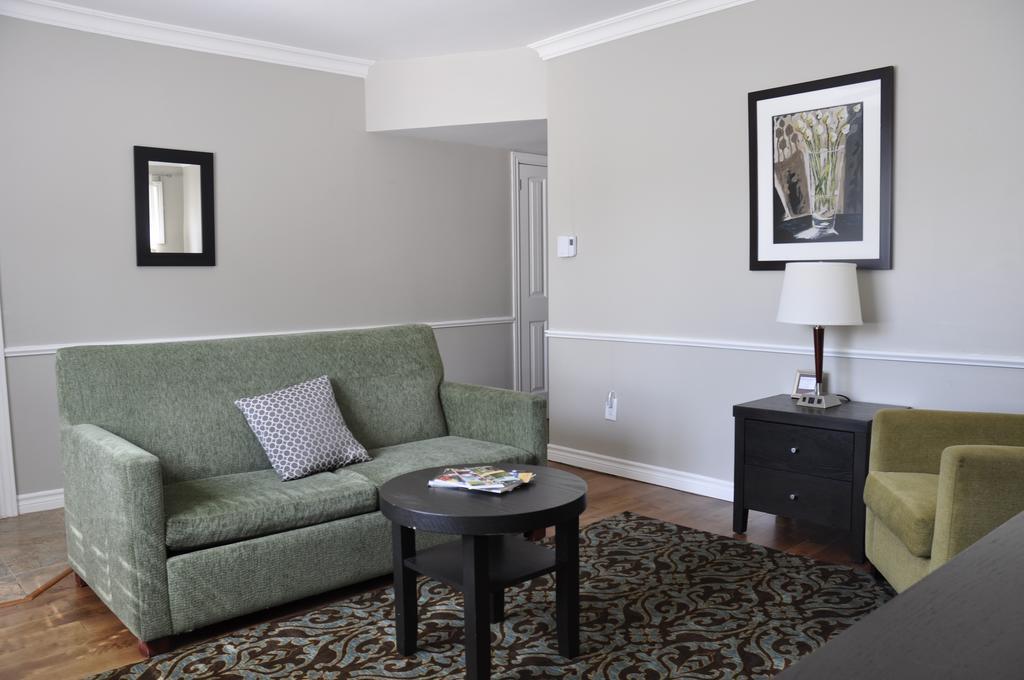 Moncton Suites - Apartments Across Georges Dumont Екстер'єр фото