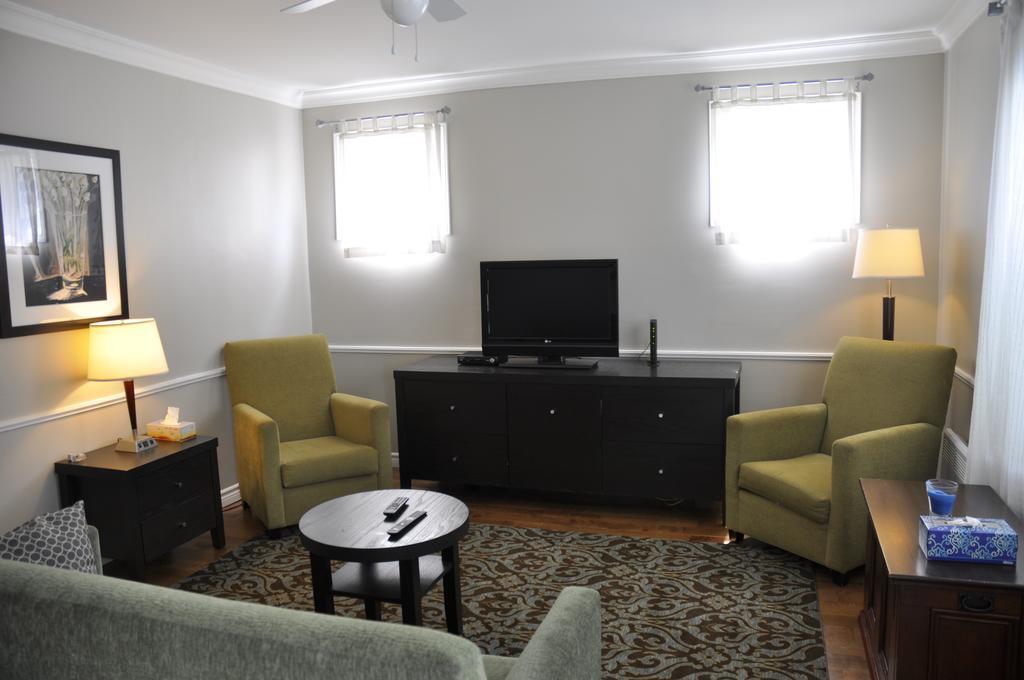 Moncton Suites - Apartments Across Georges Dumont Екстер'єр фото