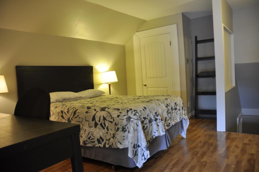 Moncton Suites - Apartments Across Georges Dumont Екстер'єр фото