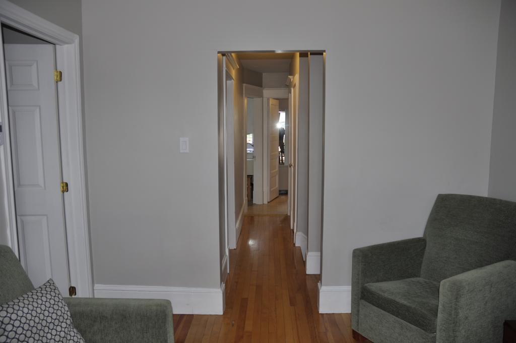 Moncton Suites - Apartments Across Georges Dumont Екстер'єр фото