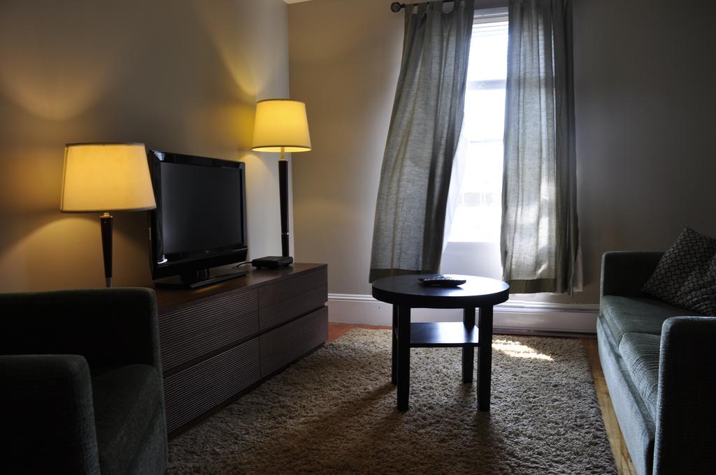 Moncton Suites - Apartments Across Georges Dumont Екстер'єр фото