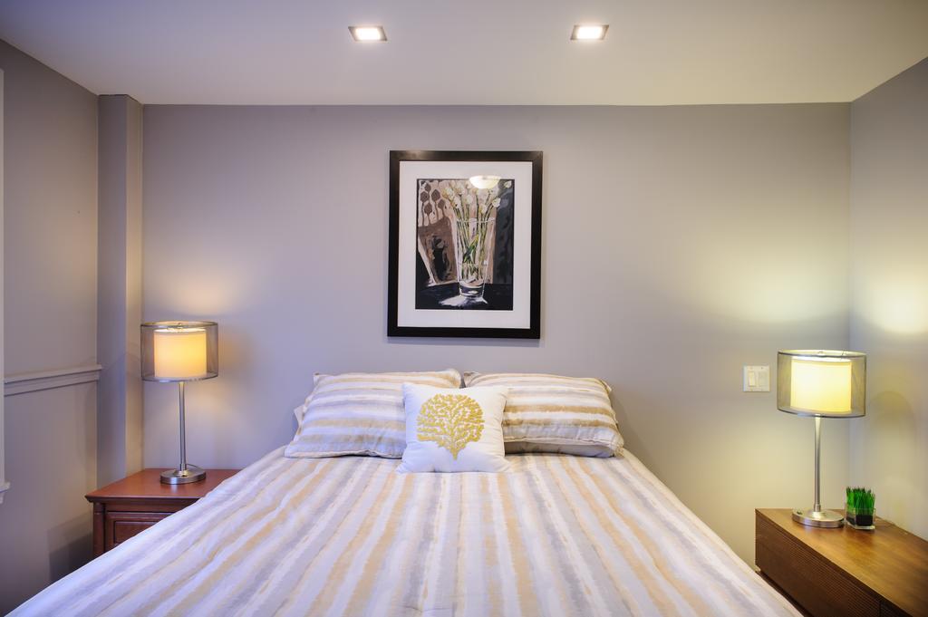 Moncton Suites - Apartments Across Georges Dumont Екстер'єр фото