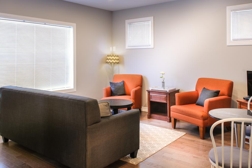 Moncton Suites - Apartments Across Georges Dumont Екстер'єр фото